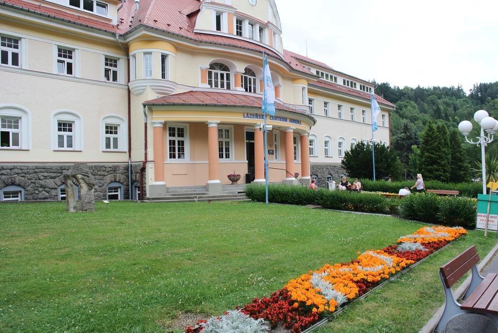 Penzion Haus Regrus Jáchymov Buitenkant foto