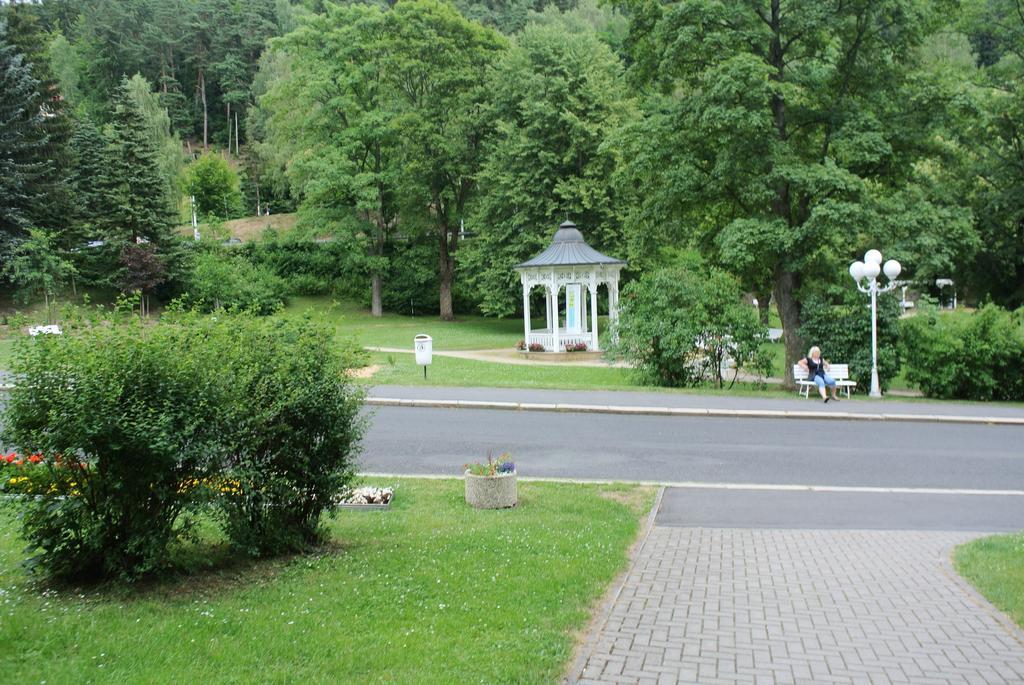 Penzion Haus Regrus Jáchymov Buitenkant foto